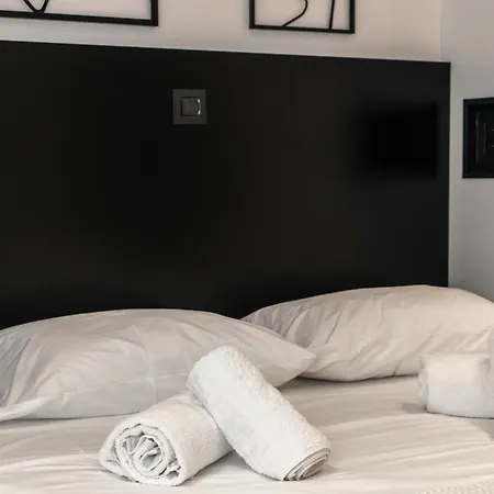 Noemie Luxury In The Heart Of Town Holiday home